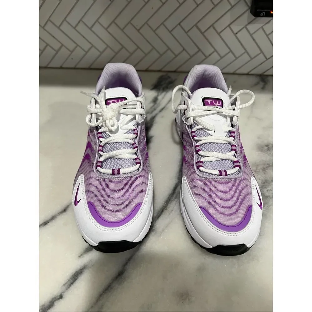 Nike Air Max Tw GS Running Trainers Dq0296-101 US Youth 7/ Women’s Size 8.5